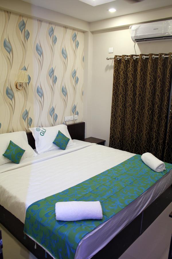 Collection O 8267 Galaxy Inn Kochi Buitenkant foto